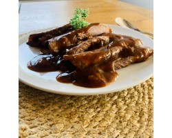 Family Beef Slices with Gravy 550g €7.99