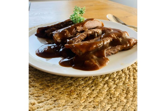 Family Beef Slices with Gravy 550g €7.99