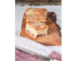 Rhubarb Crumble Slice €1.95